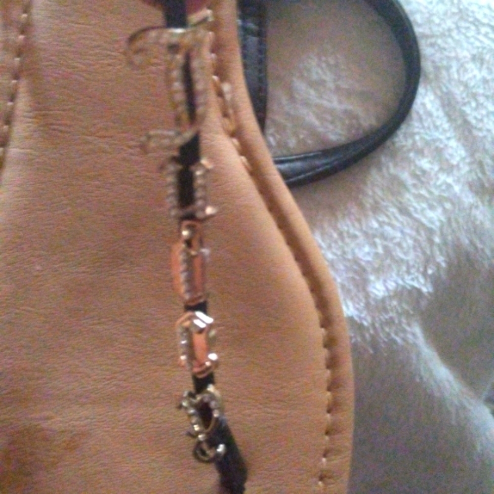 NWOT Ladies Designer Sandals - Picture 9 of 15